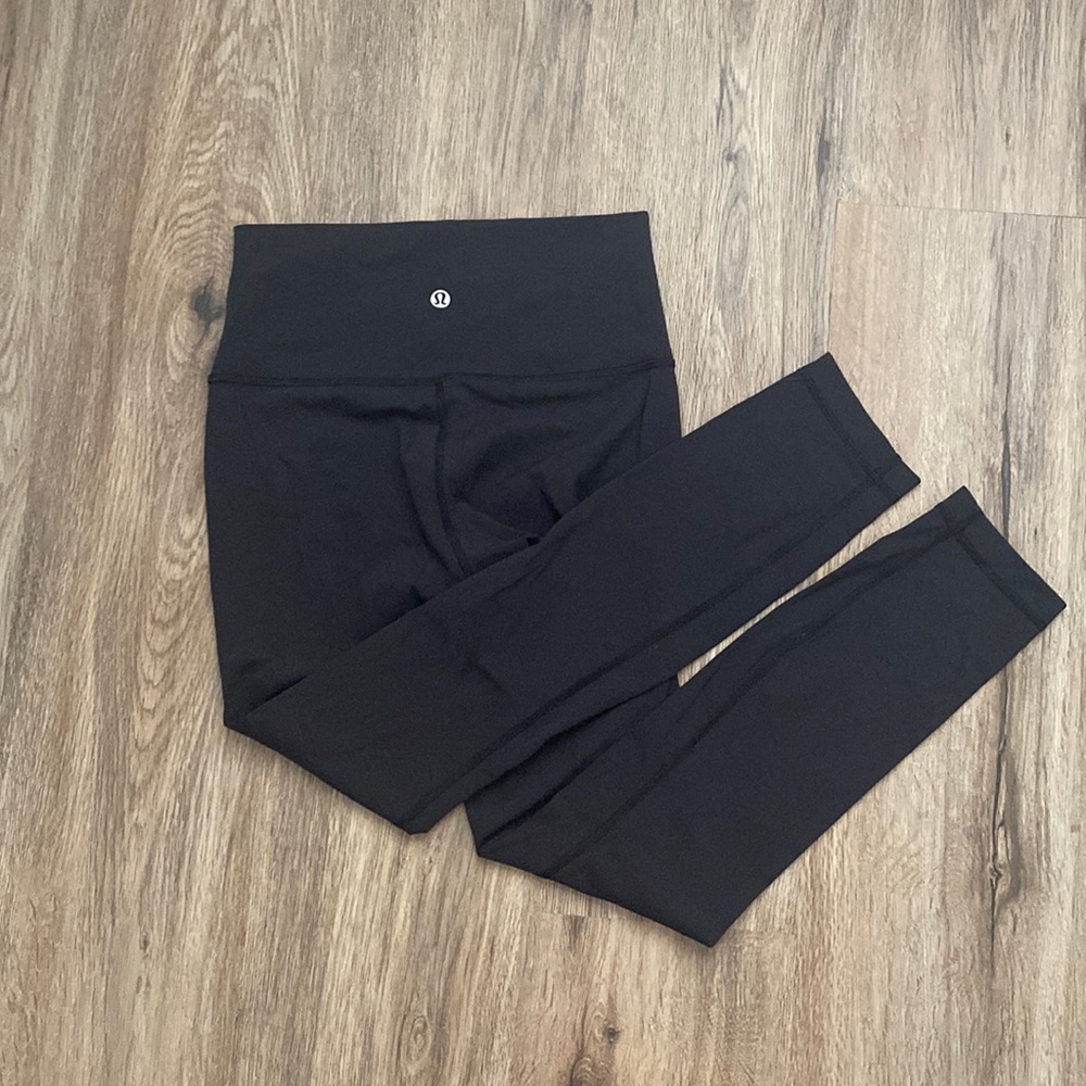 Lululemon 7/8 length luxtreme mid rise size 4 leggings